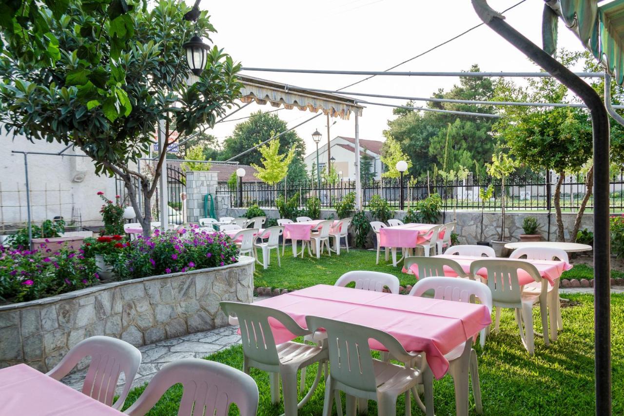 Hotel Finikas Larissa Exterior foto